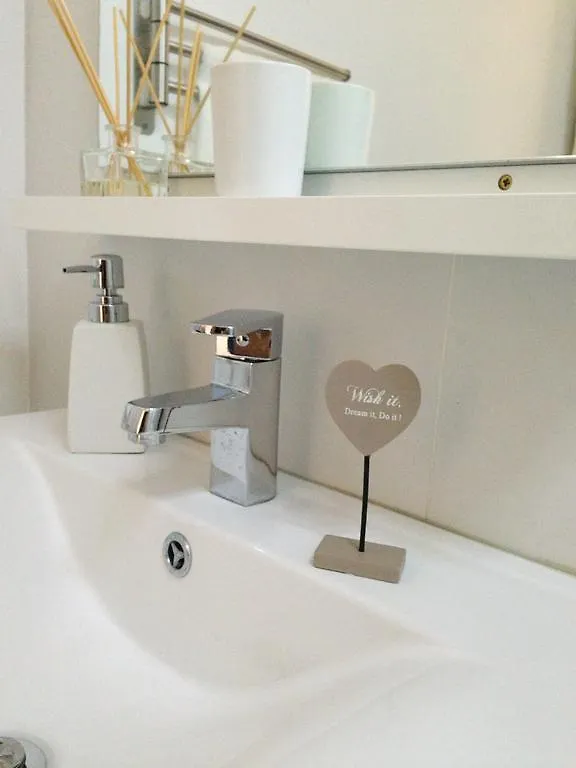 Lisbon Apartment Bairro Alto - Bica 3